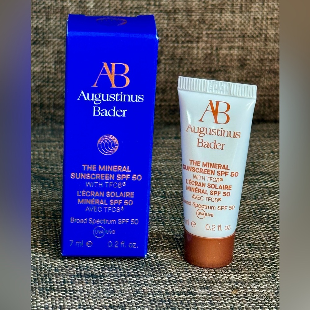 The Mineral Sunscreen SPF 50 - Blue and White